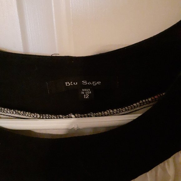 Blue Sage Sleeveless Dress Size 12. Black and cream with flowers - Picture 2 of 3